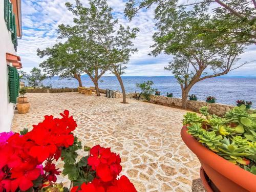 Holiday House "figurica" Lun