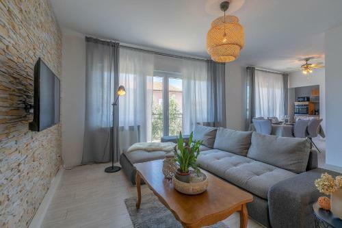 Premium 100m2 Sea View Apartment