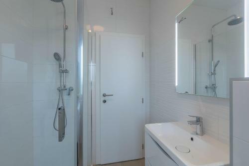 Premium 100m2 Sea View Apartment