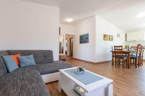 Holiday Home Funtana