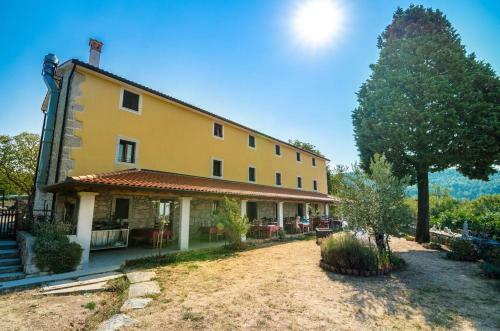 Hostal Rooms With A Parking Space Ripenda, Labin - 16932