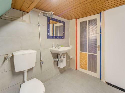 Cozy Apartment In Colmberg With A Garden