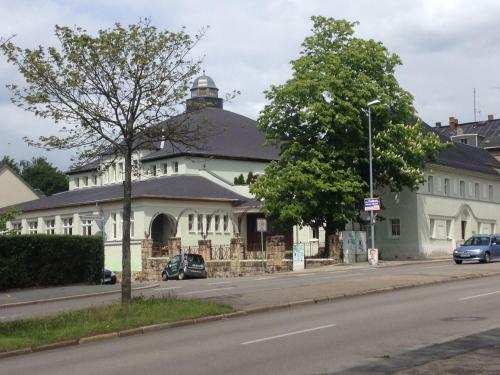 Apartamento Im Ballhaus Neuhilbersdorf