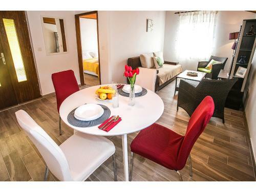 Apartment Goga's Retreat In Marina