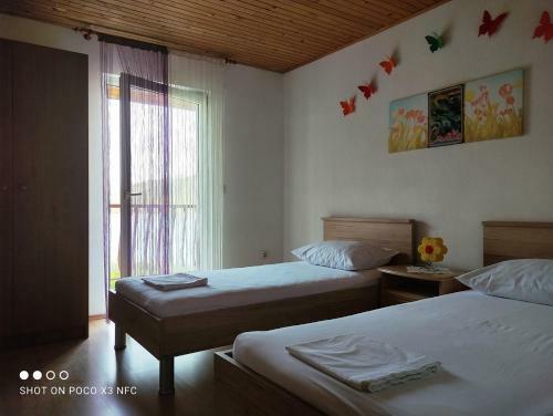 Apartments An?elka - 50 M From Beach