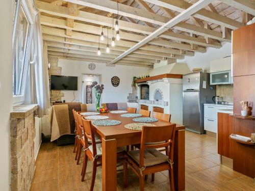 Chic Holiday Home In Marina With Private Swimming Pool