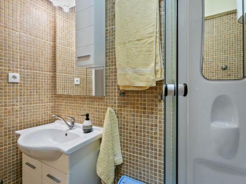 Chic Holiday Home In Marina With Private Swimming Pool