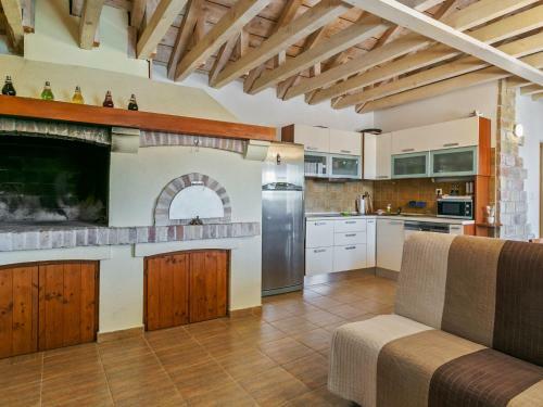 Chic Holiday Home In Marina With Private Swimming Pool