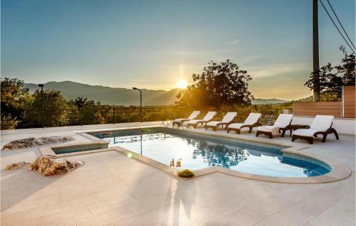 Awesome Home In Nova Sela With 4 Bedrooms