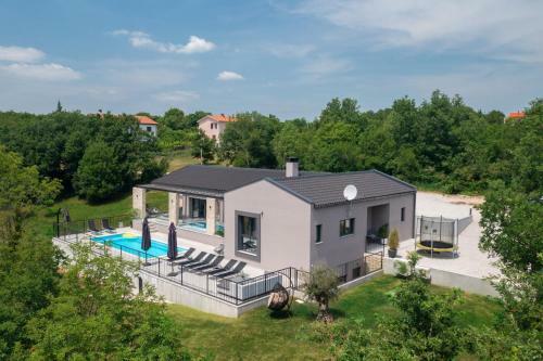 Beautiful Villa Anthea Paola
