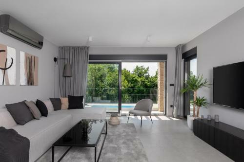 Beautiful Villa Anthea Paola