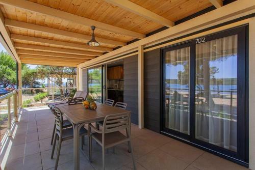 Mobile Homes Camp Lopari, Nerezine