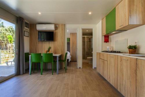 Mobile Homes Camp Lopari, Nerezine