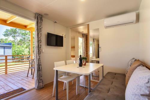 Mobile Homes Camp Lopari, Nerezine