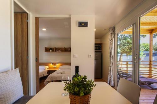 Mobile Homes Camp Lopari, Nerezine