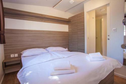 Mobile Homes Camp Lopari, Nerezine