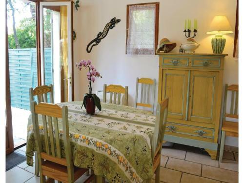 Holiday Home La Lezardiere