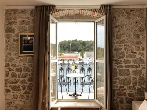 Hostal Olife Guesthouse