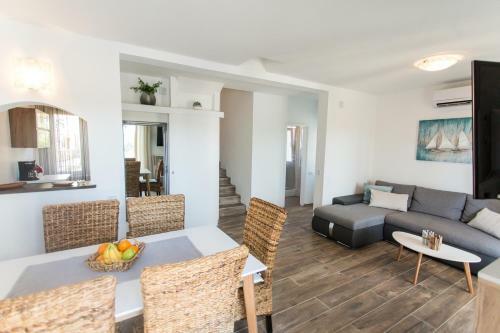 Villa Oasis With Private Pool