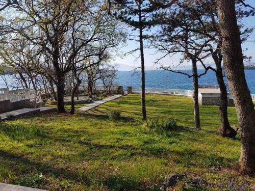Apartments In Omisalj/insel Krk 39760