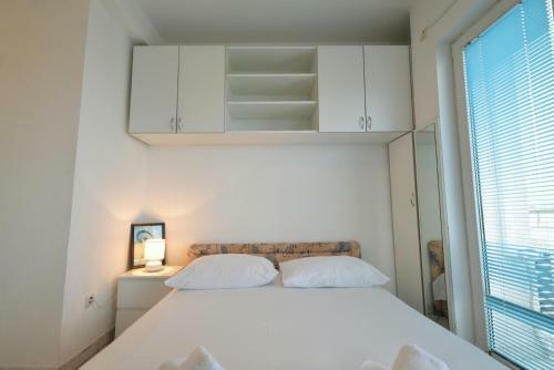 Apartman Mana, Murter