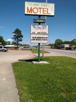Hotel Holiday Pines Motel