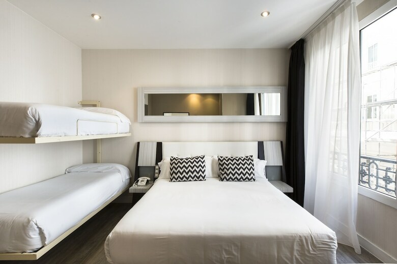 Hotel Petit Palace Triball