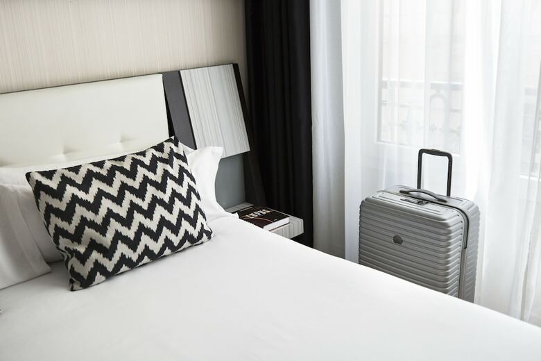 Hotel Petit Palace Triball