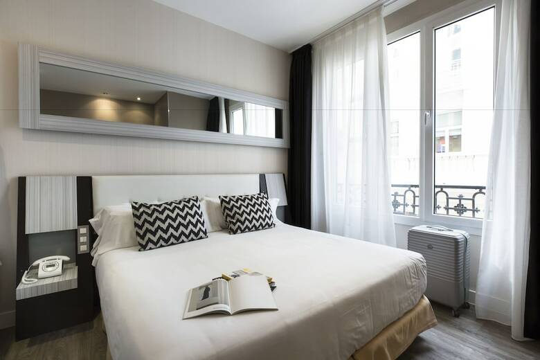 Hotel Petit Palace Triball