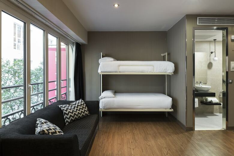 Hotel Petit Palace Triball