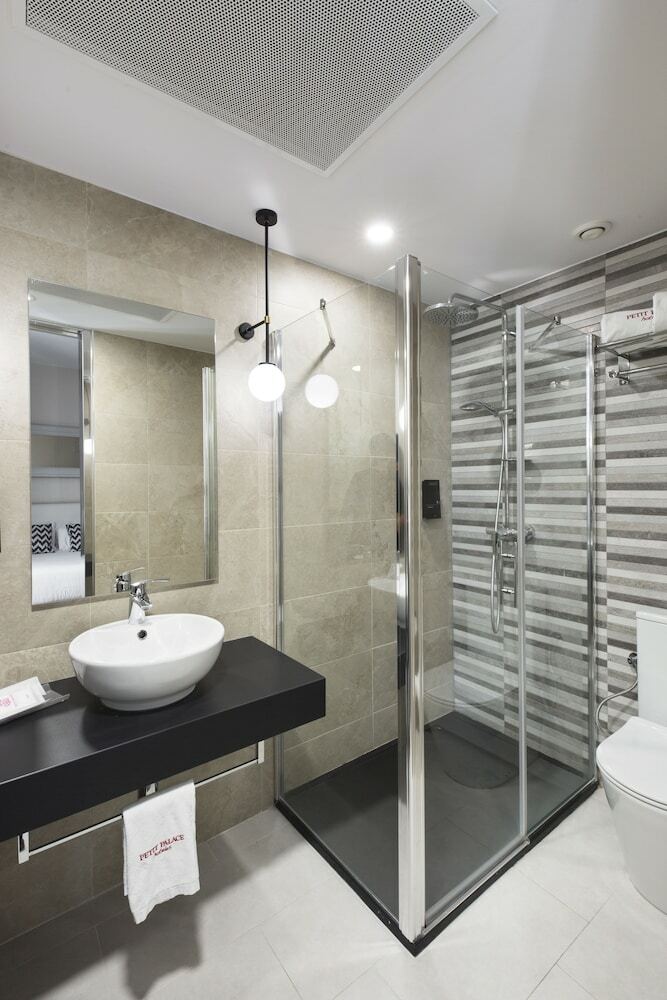 Hotel Petit Palace Triball