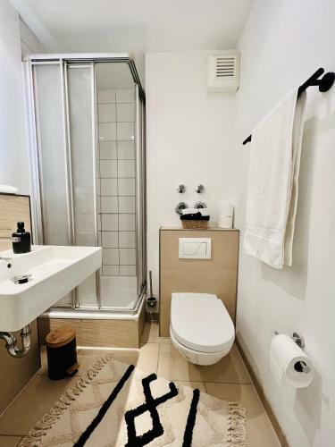 Sunset Apartment: Free Parking + Balcony + Netflix