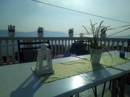 Apartments By The Sea Brist, Makarska - 19330