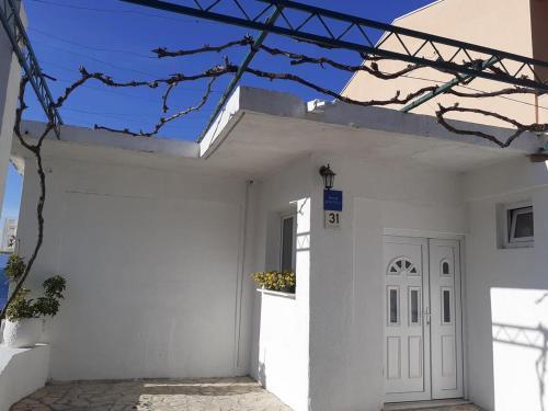Apartments By The Sea Brist, Makarska - 19330
