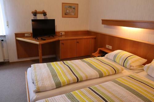 Hostal Gasthaus Zum Schloss