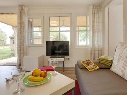 Holiday Home On The Backwaters, L�tow
