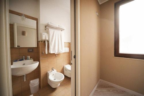 Bed & Breakfast La Terrazza Sul Porto - Guest House