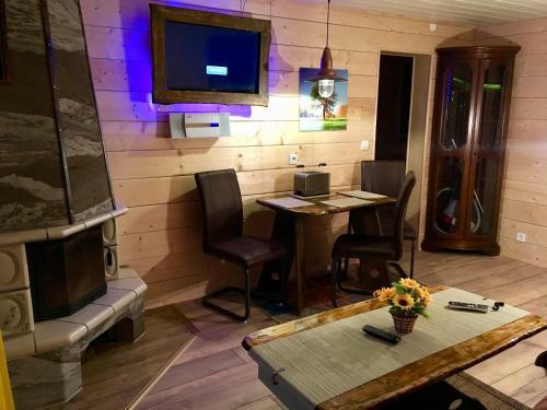 Holzhaus Trollbl�mchen Am Wald Und See