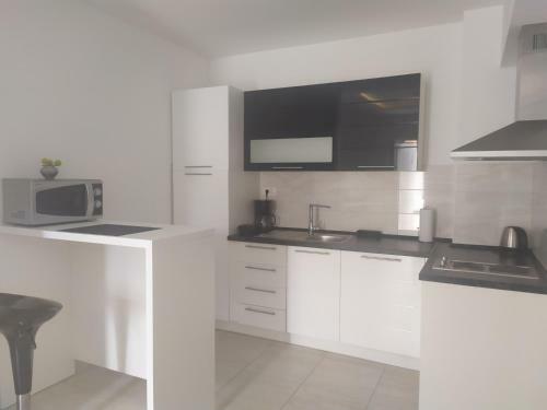 Hostal Apartments Villa Hadria