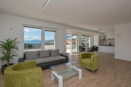 Hostal Apartments Villa Hadria