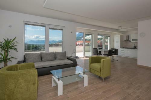 Hostal Apartments Villa Hadria