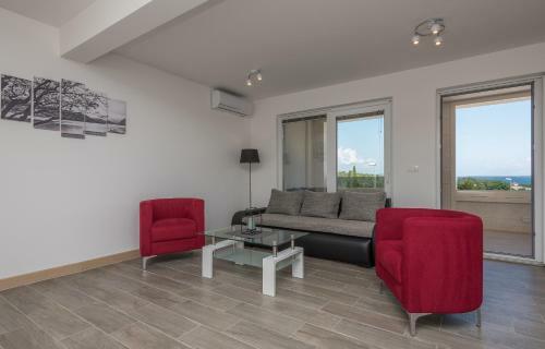 Hostal Apartments Villa Hadria
