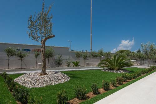 Hostal Apartments Villa Hadria