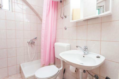 Hostal Green Garden Rooms & Apartments