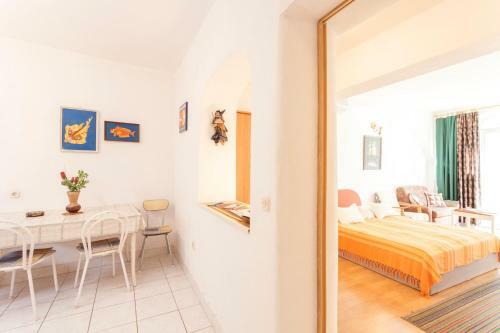 Hostal Green Garden Rooms & Apartments
