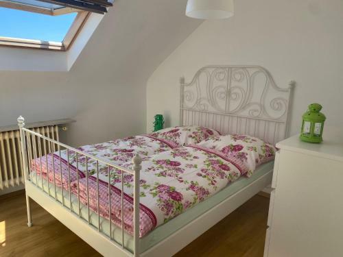 Apartamento Moderne Ferien-dachwohnung In Idyllischer Lage