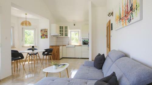 Four Bedrooms Villa Anita