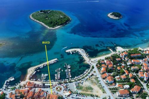 Buco Seafront Apartments & Fastfood
