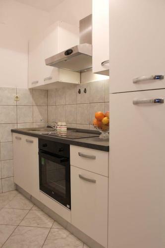 Buco Seafront Apartments & Fastfood