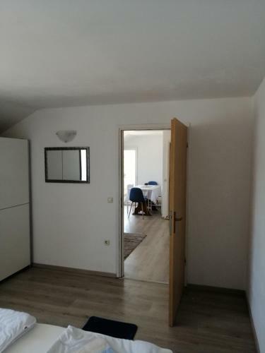 Apartment Happy 3, Pakostane